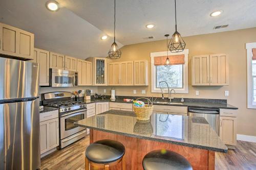 Cozy and Urban Ludington Apt about 1 Mi to Lake Michigan in Ludington, USA