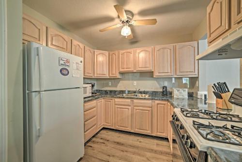 Kentucky Lake Retreat with Deck in Gilbertsville! - image 5
