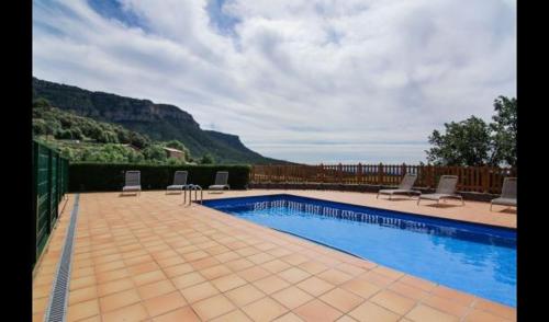 Villa in Capolat Sleeps 16 with Pool gîte à louer Capolat