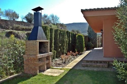 Casa con piscina y gran jardin