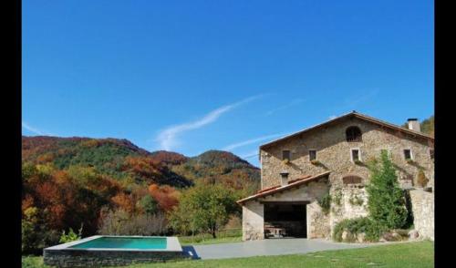 Villa in Sant Pau de Seguries Sleeps 10 with Pool gîte à louer Sant Pere Despuig