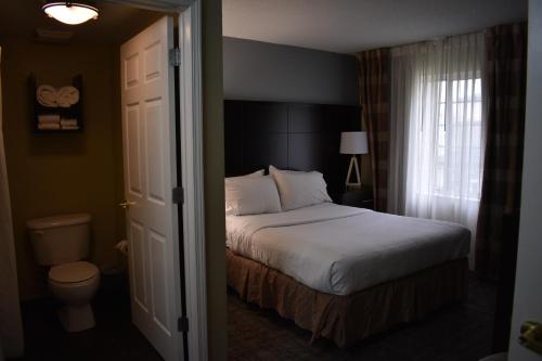 Staybridge Suites Cranbury - South Brunswick