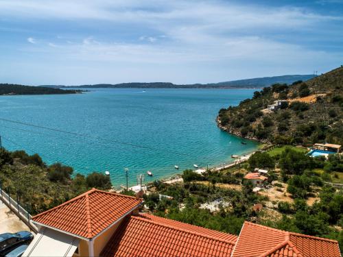 Three Flats, with Sea view, One Loft and Two studios with sea view! - Βαλσαμάτα
