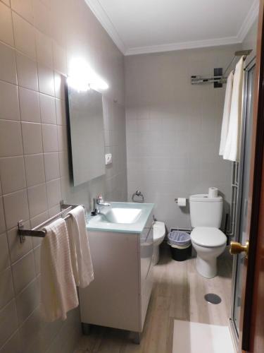  Hostal Crisol X Liste Station in A Coruña