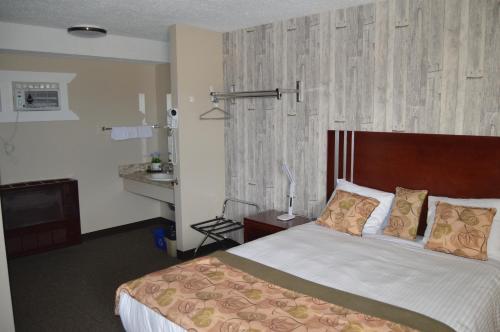 1 queen bed