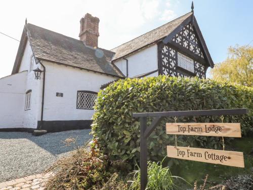 Top Farm Cottage in Knockin