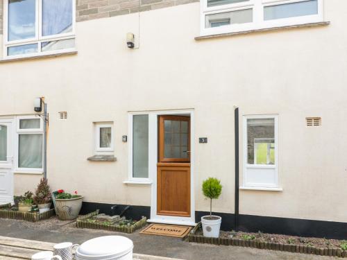 3 Thornlea Mews