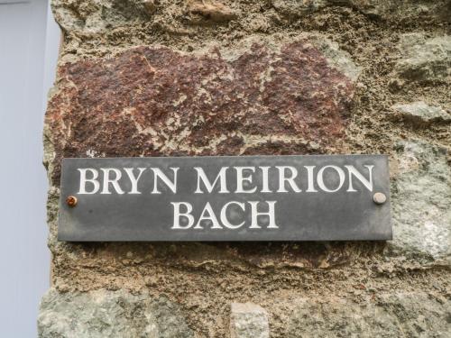 Bryn Meirion Bach