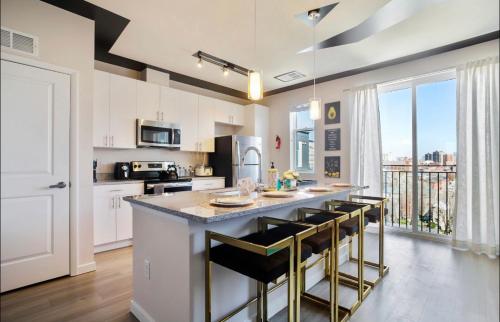 Lux Penthouse Skyline, Views Gym , Free Parking & Wifi Lux Penthouse Skyline, Views Gym , Free Parking & Wifi