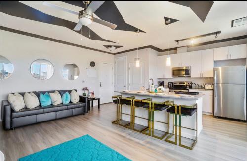 Lux Penthouse Skyline, Views Gym , Free Parking & Wifi Lux Penthouse Skyline, Views Gym , Free Parking & Wifi