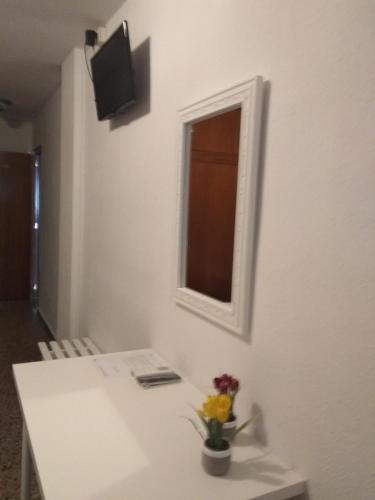 Hostal Garamar - image 12
