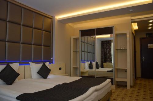 National Palace Spa & Wellness Hotel - image 4