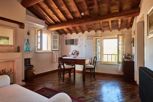 CENTRAL- VIEWS - AIR CONDITIONING - Easy Parking -SELF CHECK In - Apartment - Perugia