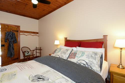 Trafalgar Premium Vintage Suites