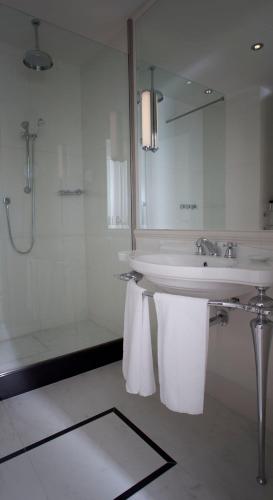 Classic Double Room with Sea View and Terrace