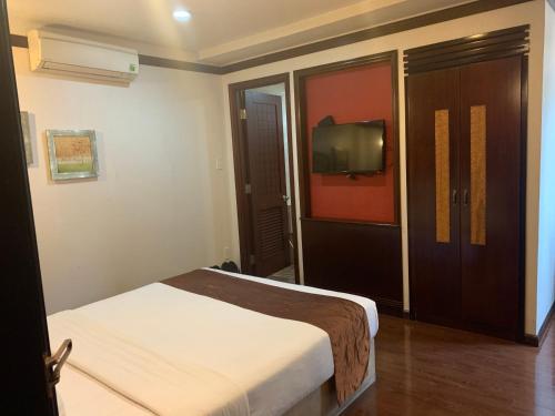 1.Asian Ruby Select Hotel