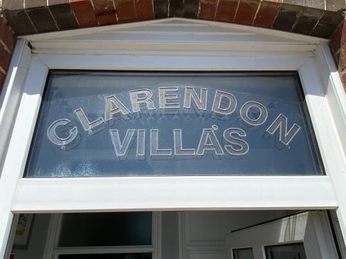 Clarendon View, Historic Apartment with Sea Views