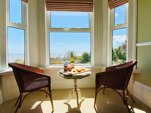 Picture of Clarendon View, Historic Apartment With Sea Views