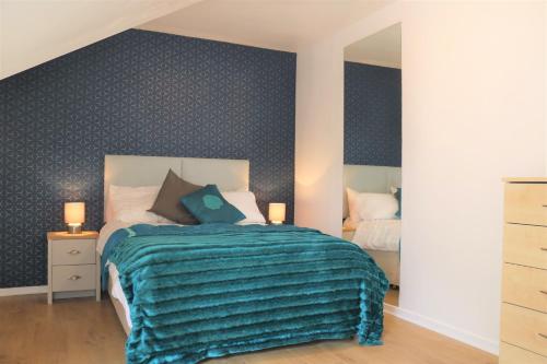3 bedroom City Centre Apartment in Lauriston Place, Edinburgh (photo 3)