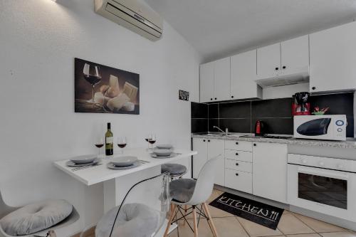 Apartmani Luna in Baska Voda