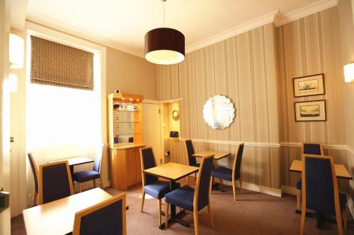 Kew House - image 9