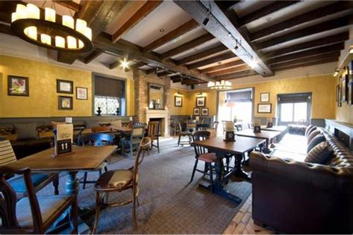 The Scotts Arms Village Inn - image 4