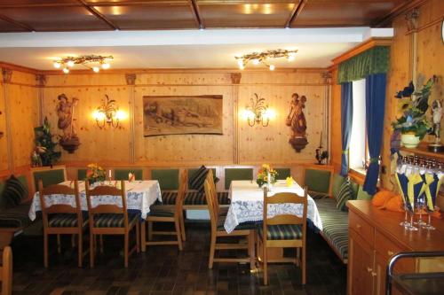 Étterem, Gasthof Rodachtal mit Gastehaus Katharina in Schwarzenbach am Wald