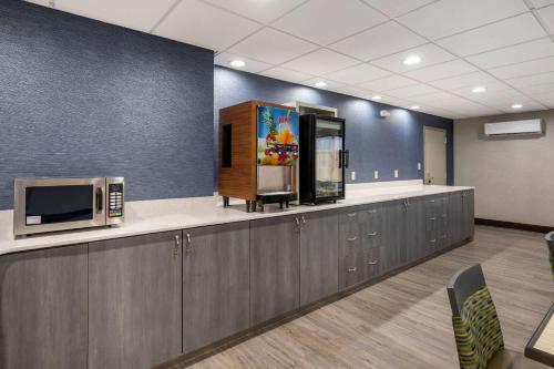 Comfort Inn & Suites Greer - Greenville