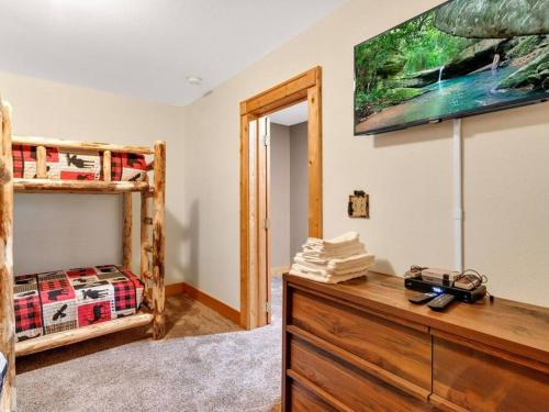 Soco Serene Cabin in the Heart of Maggie Valley in Maggie Valley, USA