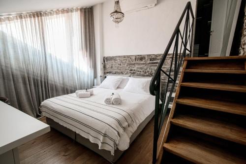 Three-Bedroom Apartment image 9