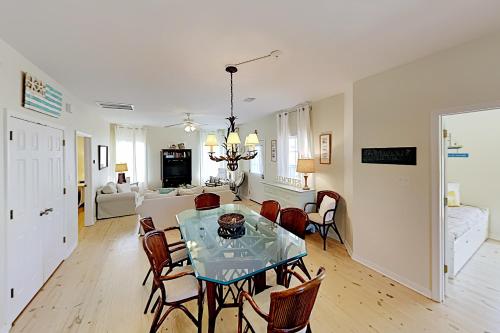 Exceptional Vacation Home in Gulf Shores cottage - main image