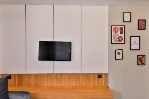 Two-Bedroom Apartment image 6