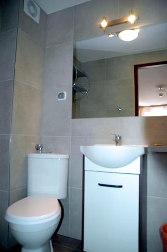 2 twin beds