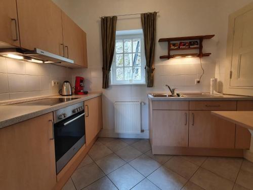 ห้องครัว, Wächterhaus auf der Sauerburg (Wachterhaus auf der Sauerburg) in บอปปาร์ด ซิตี้ เซ็นเตอร์