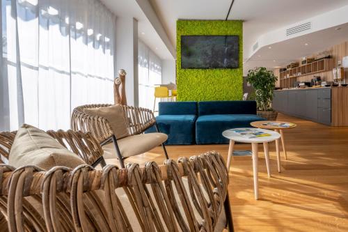 Előcsarnok, ATHOME RESIDENCE ET SPA in La Rochelle