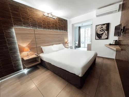 1 queen bed