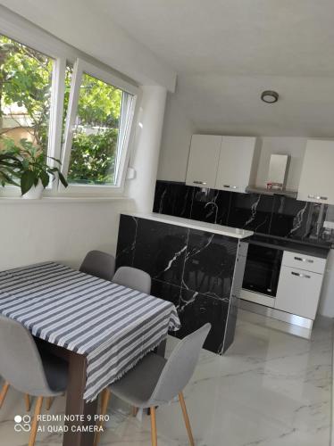  Apartments Pomalo in Makarska