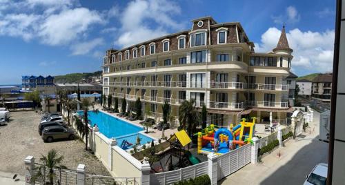 Grand-Shato Hotel - image 8