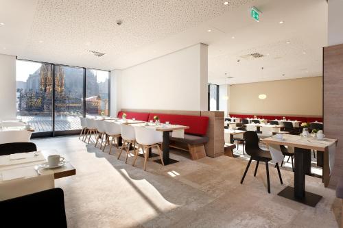Sorat Hotel Saxx Nürnberg - image 3