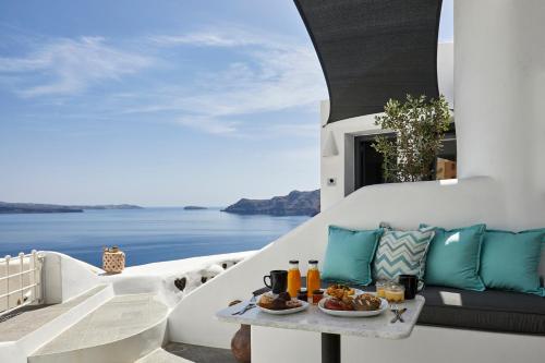 Blue Art Caves - Santorini