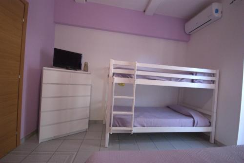 Quadruple Room with Private Bathroom image 10