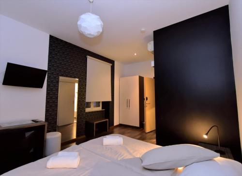 Marmontova Luxury Rooms - image 7