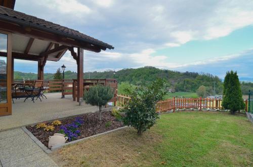حديقة, Flower house Podčetrtek (Flower house Podcetrtek) in دوبرنا
