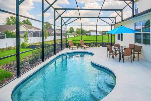 6BR Mansion - Luxury Resort - Private Pool and Games Room! - image 2