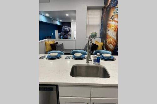 The Space Place - 2 Bedroom Apt with Memory Foam Mattresses built for relaxation
