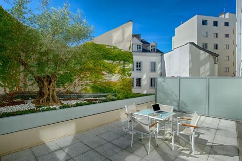 Balcony/terrace, Le Rex Hotel in Tarbes