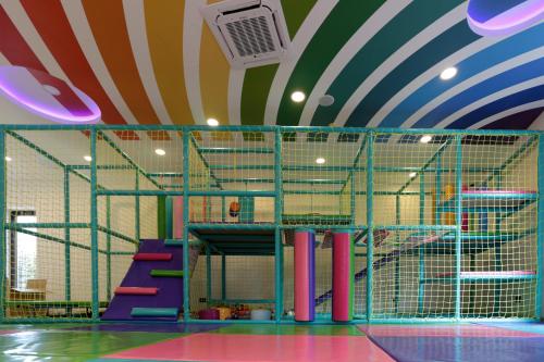 ملعب للأطفال, Hotel MIR in Rujno