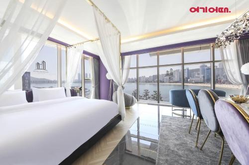 De Homme Hotel Room Type - Suite with Sea View