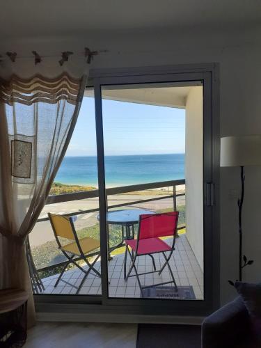 Appartement d'une chambre a Quiberon a 50 m de la plage avec vue sur la mer balcon amenage et wifi - Location saisonnière - Quiberon