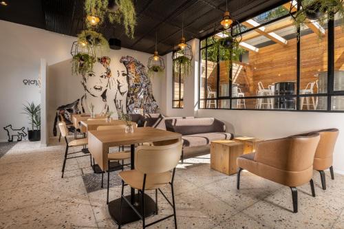 레스토랑, 호텔 75 바이 프리마 호텔 (Hotel 75 By Prima Hotels) in 텔아비브